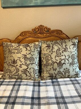 Decorative Scroll-Pattern Throw Pillows in Champagne green, and Brown - Set of 2